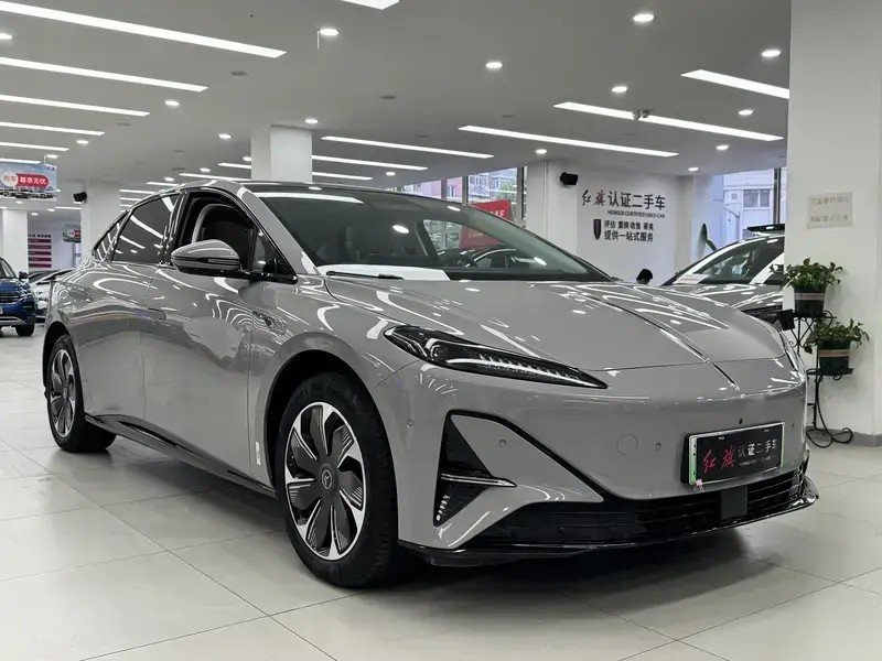 2025 Hongqi Tiangong 05 с пробегом 32 000 км