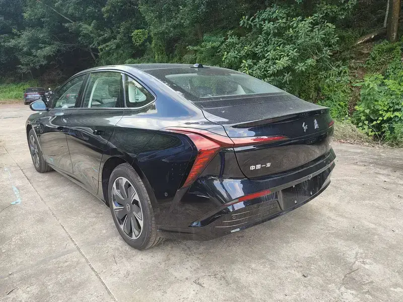 2025 Hongqi Tiangong 05 с пробегом 100 км