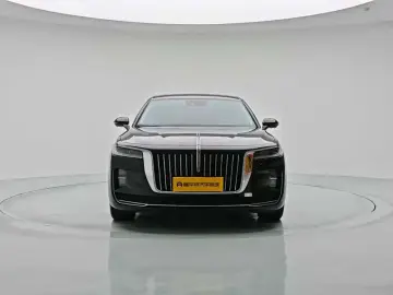2022 Hongqi H9 с пробегом 32 400 км