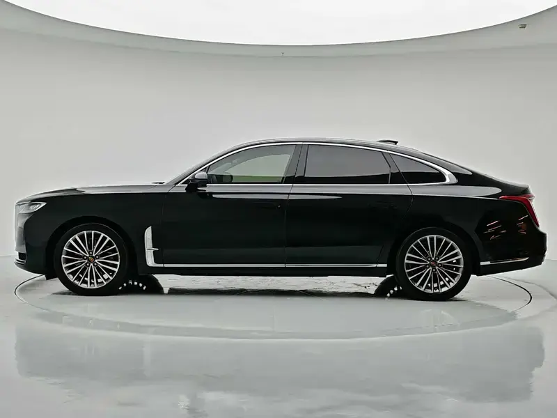 2022 Hongqi H9 с пробегом 32 400 км