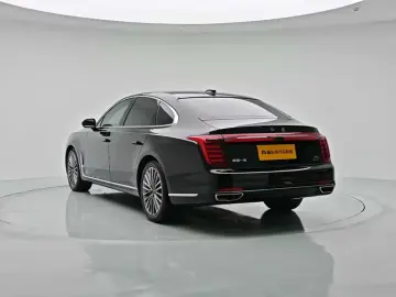 2022 Hongqi H9 с пробегом 32 400 км
