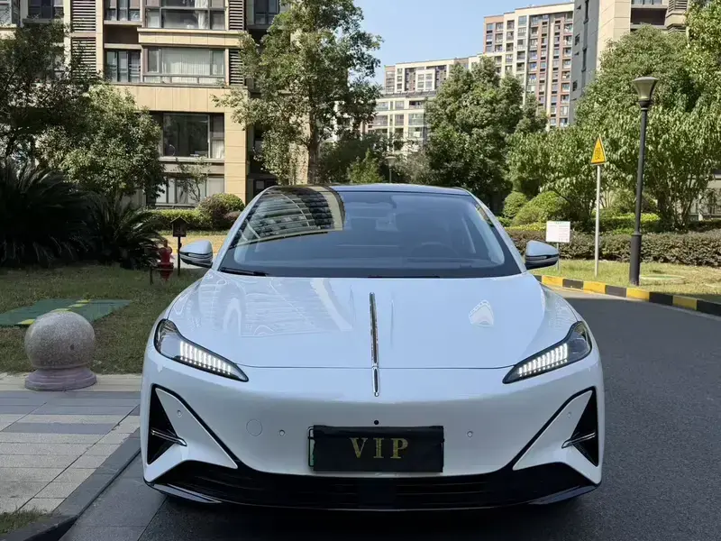 2025 Hongqi Tiangong 05 с пробегом 15 000 км