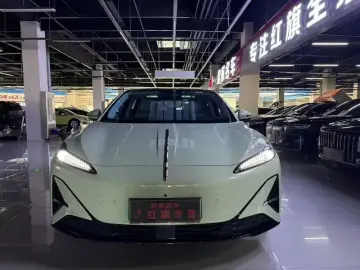 2025 Hongqi Tiangong 05 с пробегом 19 000 км
