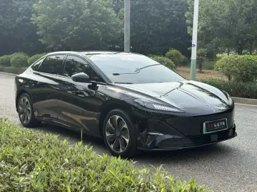 2025 Hongqi Tiangong 05 с пробегом 34 000 км