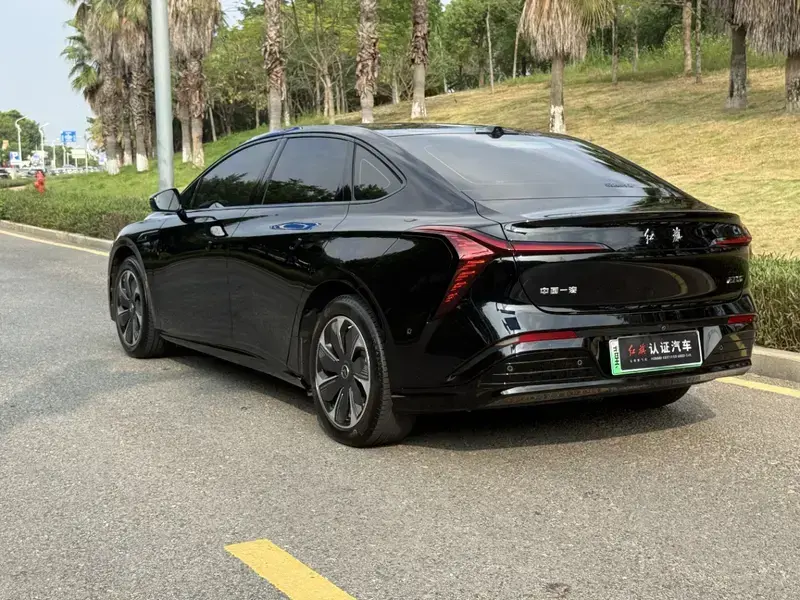 2025 Hongqi Tiangong 05 с пробегом 34 000 км