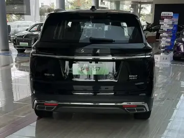 2025 Hongqi HS7 с пробегом 100 км