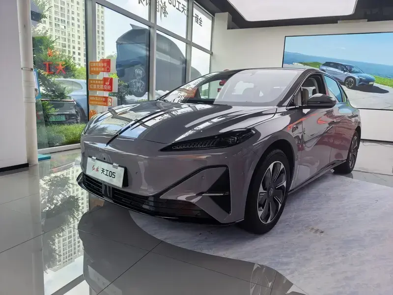 2026 Hongqi Tiangong 05 с пробегом 100 км