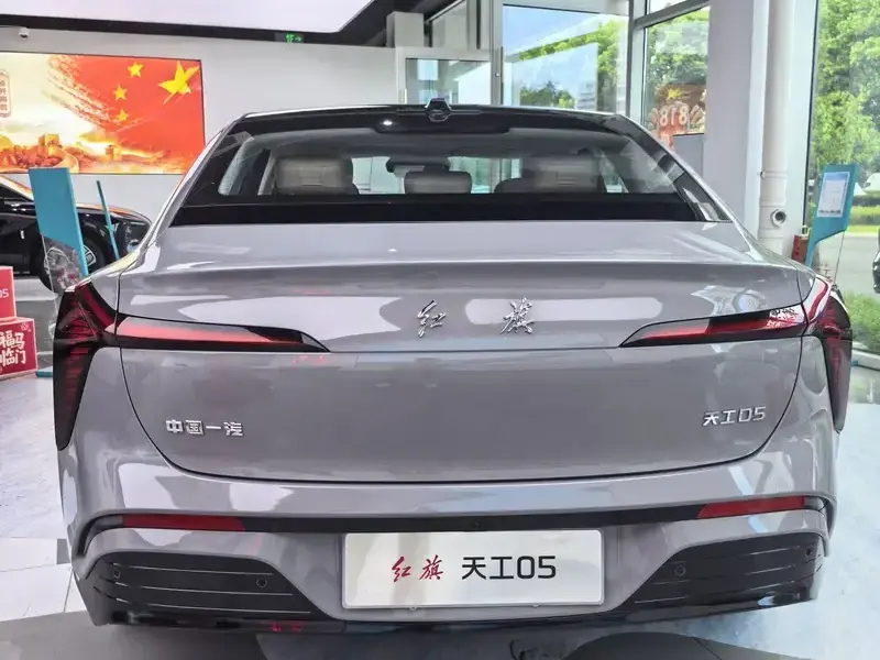 2026 Hongqi Tiangong 05 с пробегом 100 км