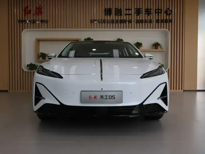 2025 Hongqi Tiangong 05 с пробегом 3 000 км