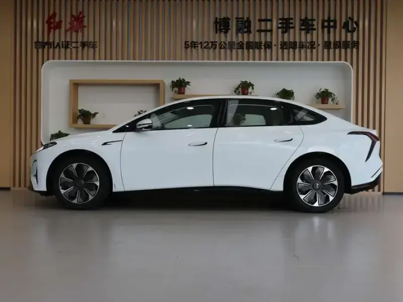 2025 Hongqi Tiangong 05 с пробегом 3 000 км