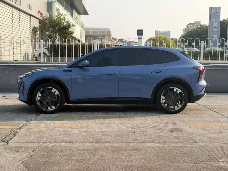 2025 Hongqi Tiangong 06 с пробегом 6 600 км