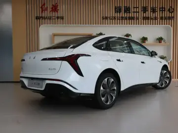 2025 Hongqi Tiangong 05 с пробегом 3 000 км