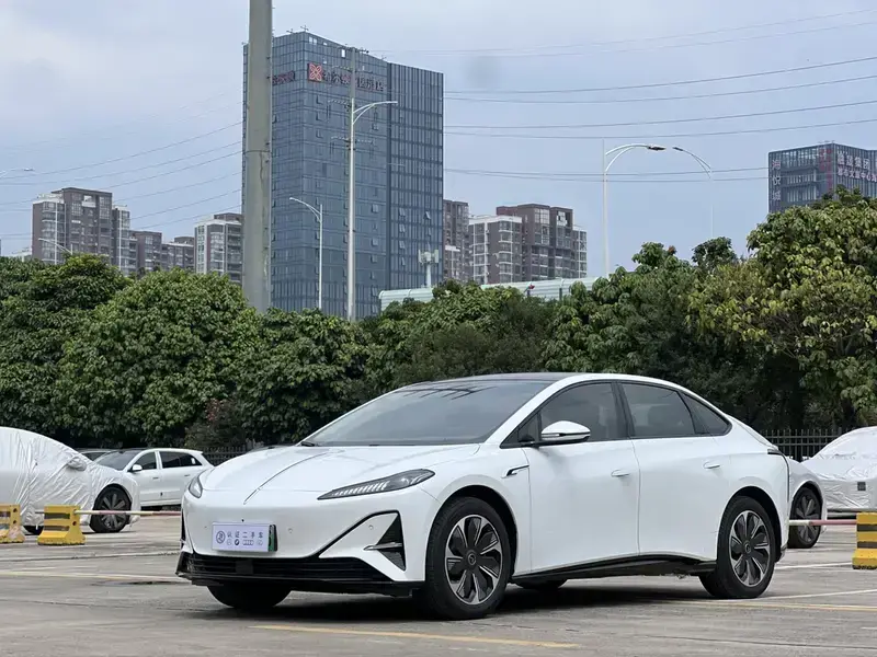 2025 Hongqi Tiangong 05 с пробегом 21 000 км