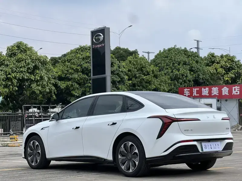 2025 Hongqi Tiangong 05 с пробегом 21 000 км