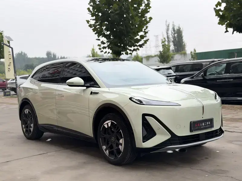 2025 Hongqi Tiangong 06 с пробегом 9 000 км