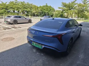 2025 Hongqi Tiangong 05 с пробегом 28 800 км