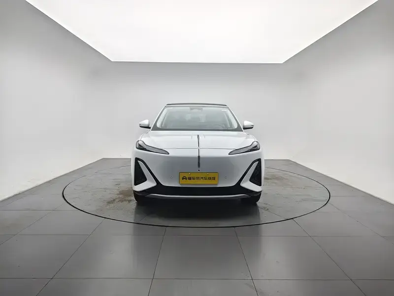 2025 Hongqi Tiangong 06 с пробегом 200 км
