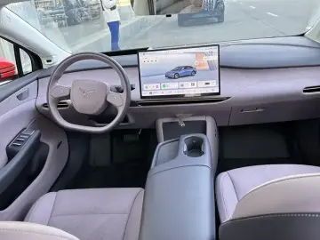 2025 Hongqi Tiangong 05 с пробегом 28 800 км