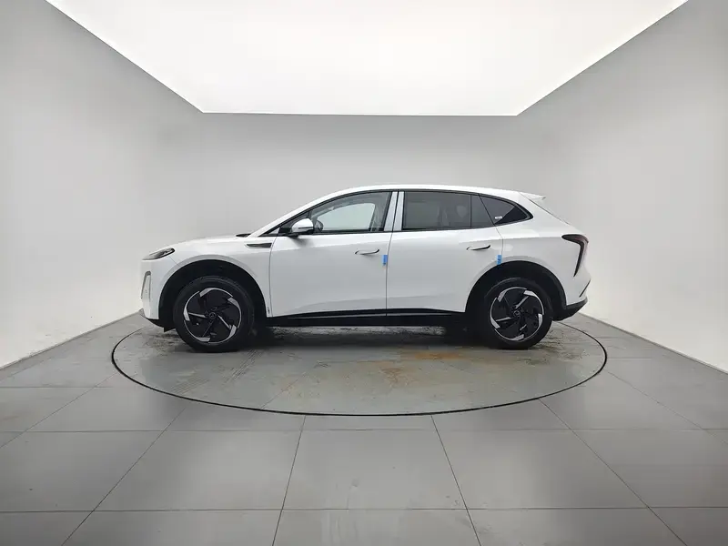 2025 Hongqi Tiangong 06 с пробегом 200 км