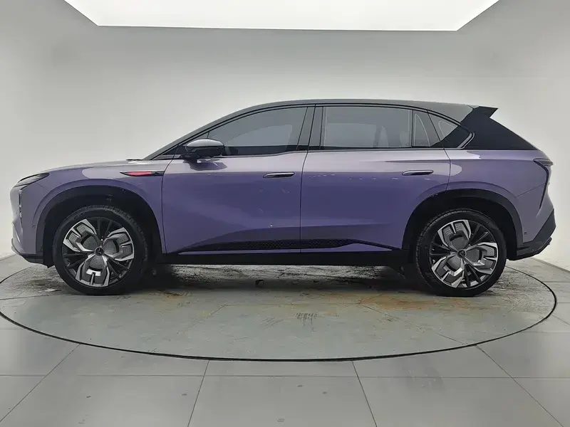 2025 Hongqi Tiangong 08 с пробегом 11 700 км