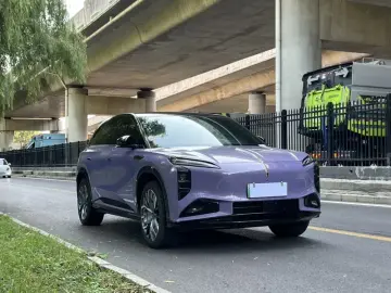 2025 Hongqi Tiangong 08 с пробегом 16 000 км