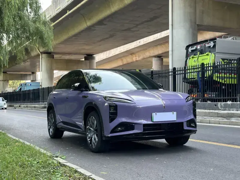 2025 Hongqi Tiangong 08 с пробегом 16 000 км