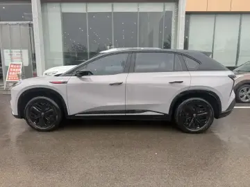 2025 Hongqi Tiangong 08 с пробегом 17 000 км
