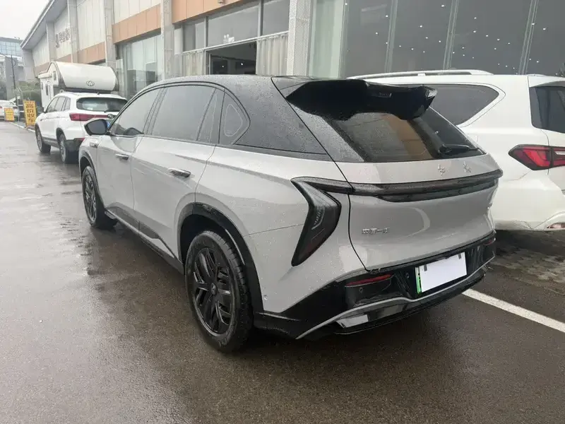 2025 Hongqi Tiangong 08 с пробегом 17 000 км