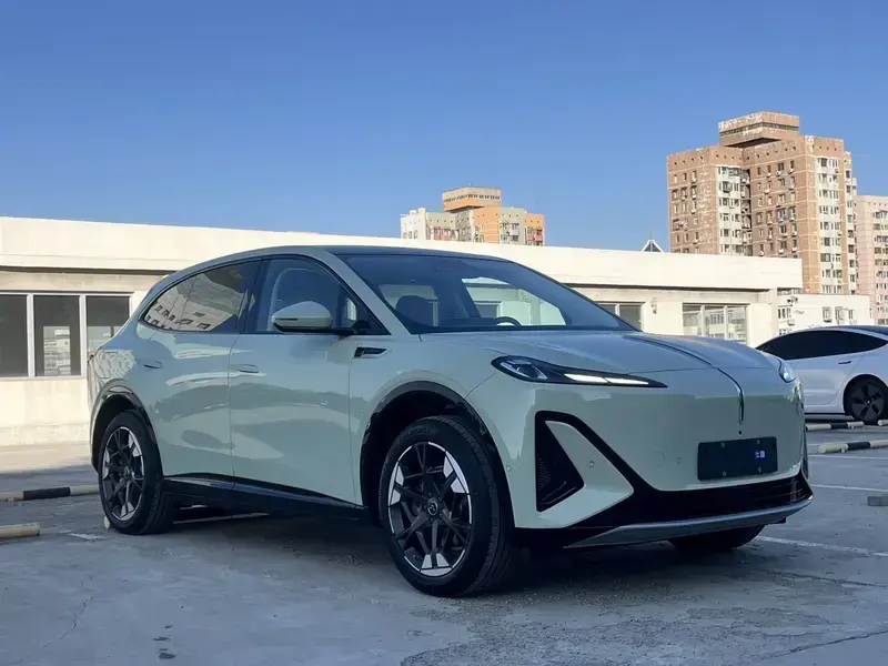 2025 Hongqi Tiangong 06 с пробегом 6 800 км