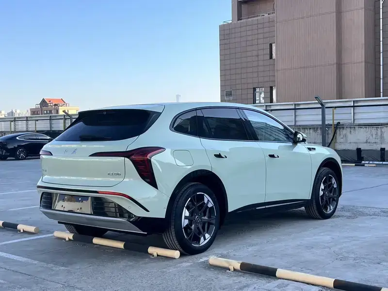 2025 Hongqi Tiangong 06 с пробегом 6 800 км