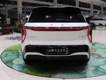 2025 Hongqi Tiangong 08 с пробегом 9 000 км