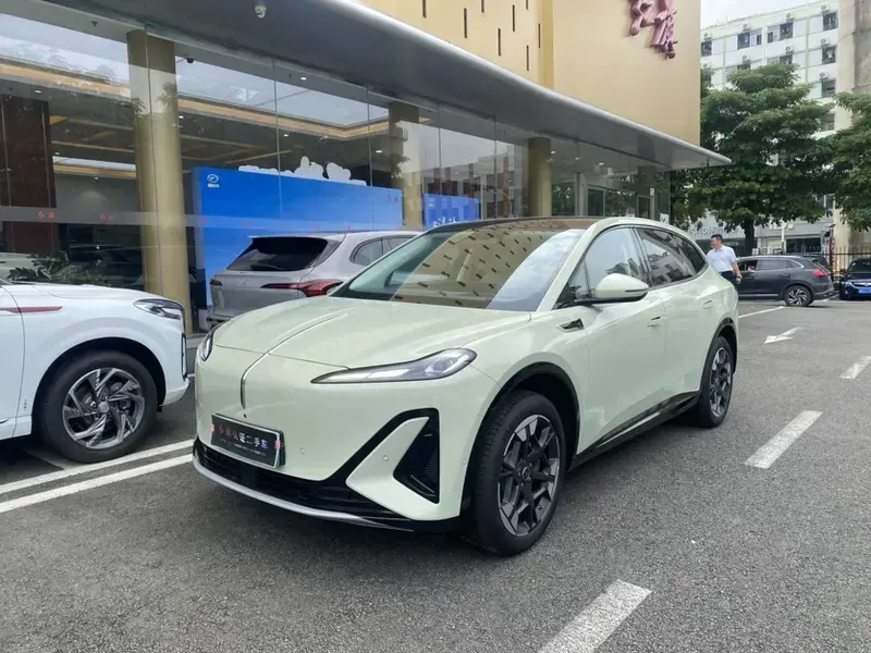 2025 Hongqi Tiangong 06 с пробегом 1 000 км