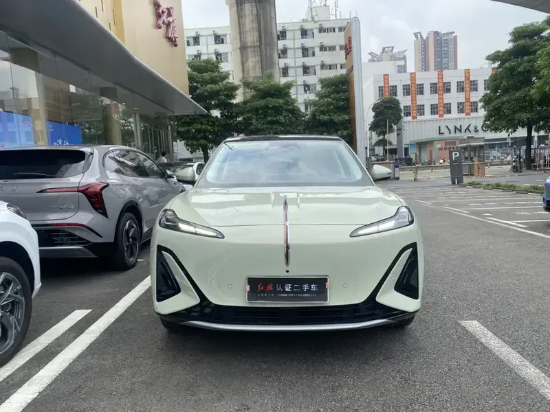 2025 Hongqi Tiangong 06 с пробегом 1 000 км