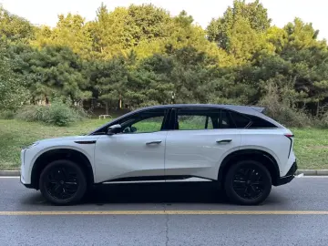 2025 Hongqi Tiangong 08 с пробегом 20 000 км