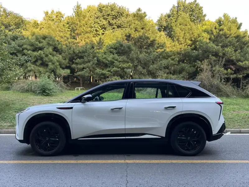 2025 Hongqi Tiangong 08 с пробегом 20 000 км
