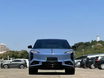 2025 Hongqi Tiangong 08 с пробегом 15 000 км