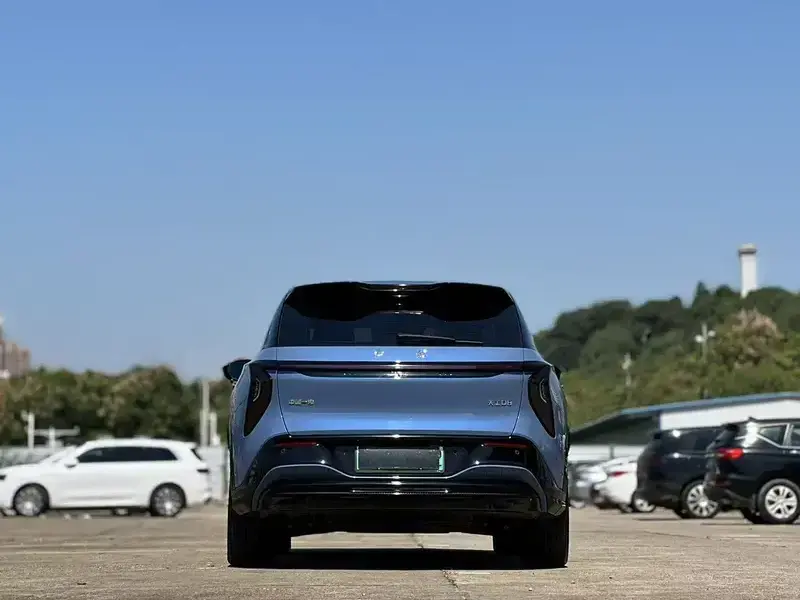2025 Hongqi Tiangong 08 с пробегом 15 000 км