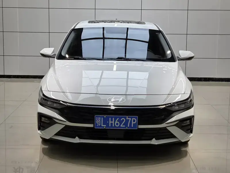 2023 Hyundai Elantra с пробегом 36 000 км