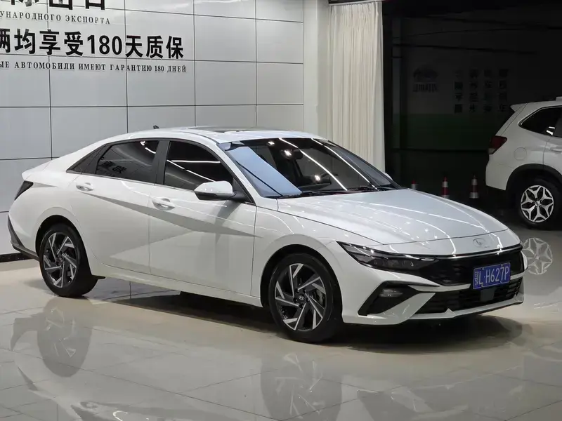 2023 Hyundai Elantra с пробегом 36 000 км