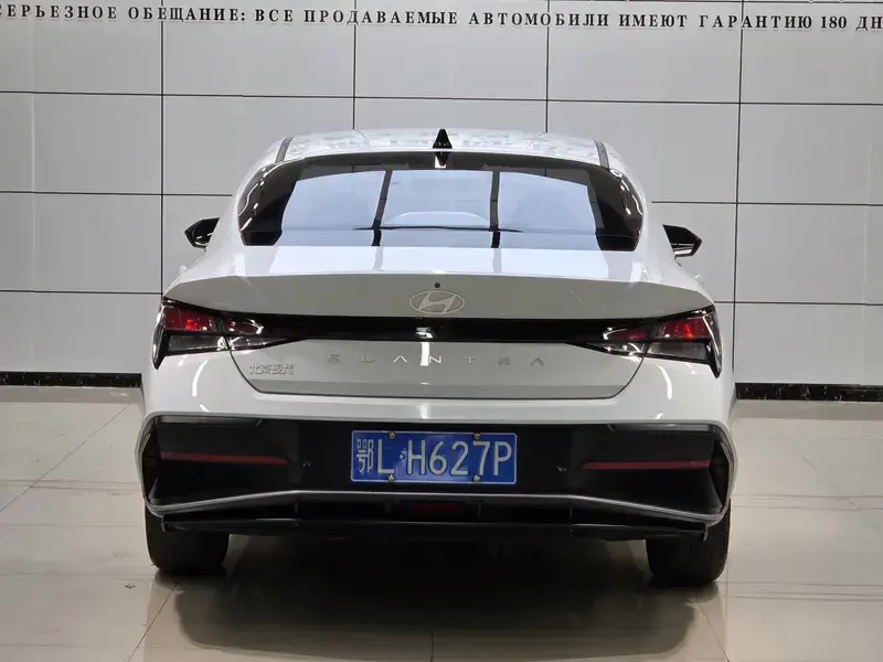 2023 Hyundai Elantra с пробегом 36 000 км
