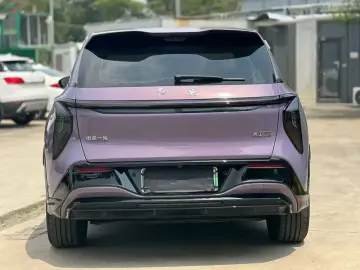 2025 Hongqi Tiangong 08 с пробегом 40 800 км