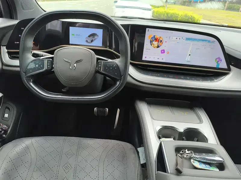 2025 Hongqi Tiangong 08 с пробегом 21 100 км