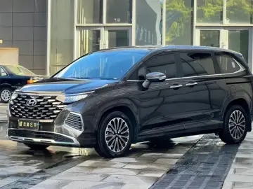 Hyundai Custo