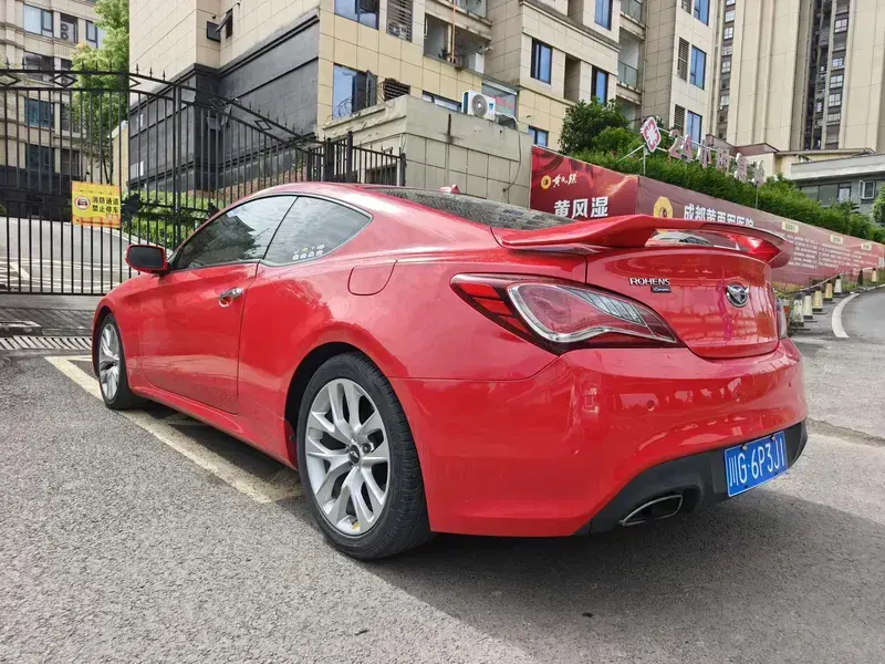 2012 Hyundai Genesis Coupe с пробегом 118 000 км