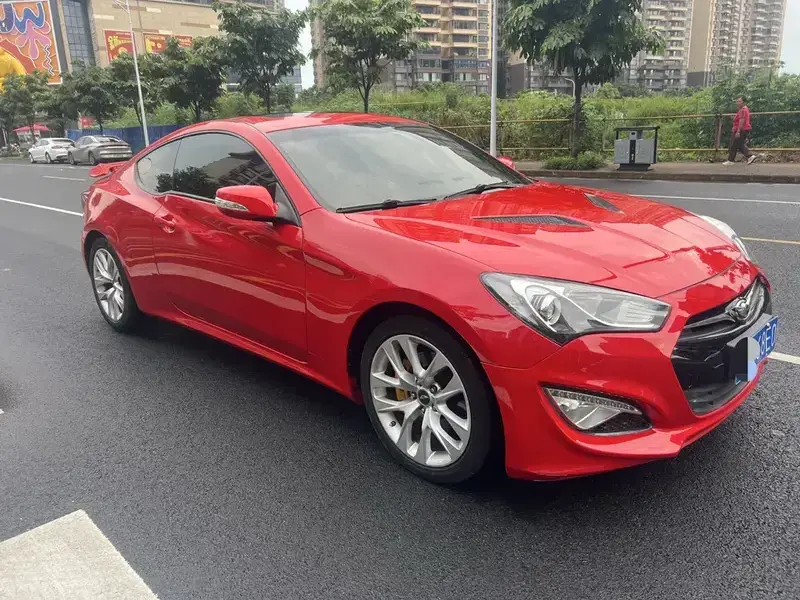 2012 Hyundai Genesis Coupe с пробегом 100 000 км