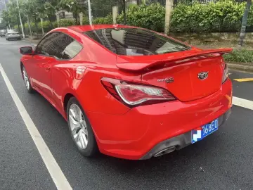 2012 Hyundai Genesis Coupe с пробегом 100 000 км