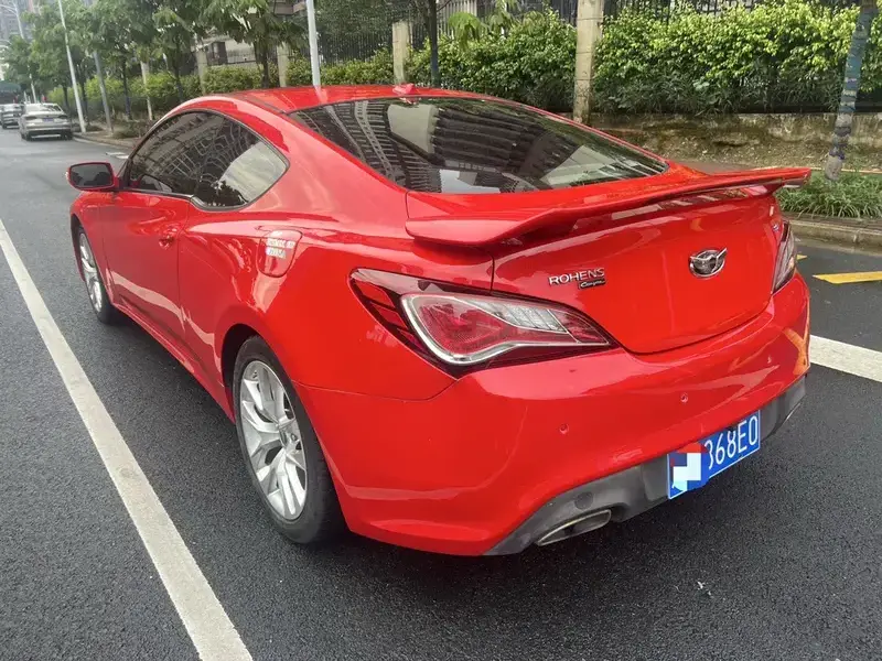 2012 Hyundai Genesis Coupe с пробегом 100 000 км