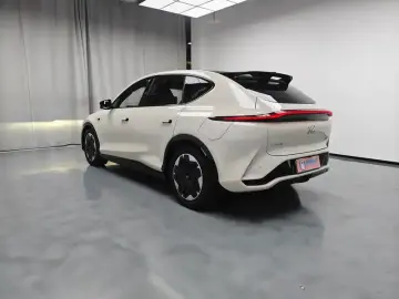 2023 IM Motors (Zhiji) LS7 с пробегом 36 000 км