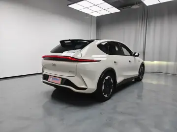 2023 IM Motors (Zhiji) LS7 с пробегом 36 000 км