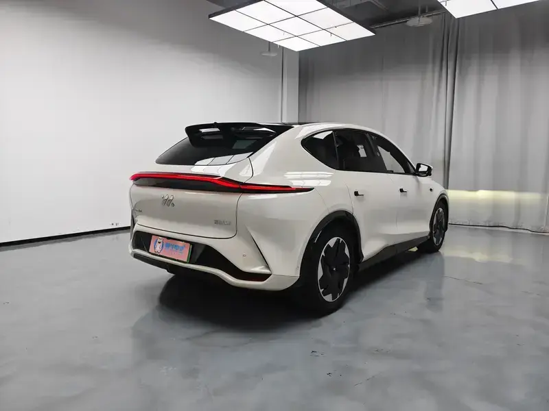 2023 IM Motors (Zhiji) LS7 с пробегом 36 000 км